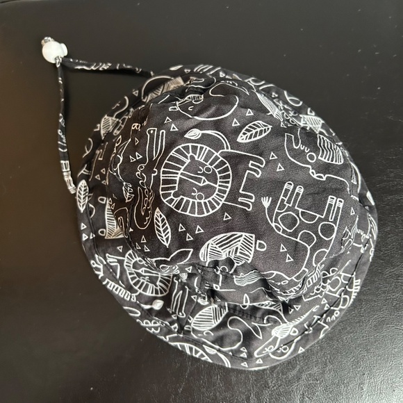 Puffin Gear Black & White Animal Print UPF 50 Bucket Style Sun Hat - Picture 6 of 13